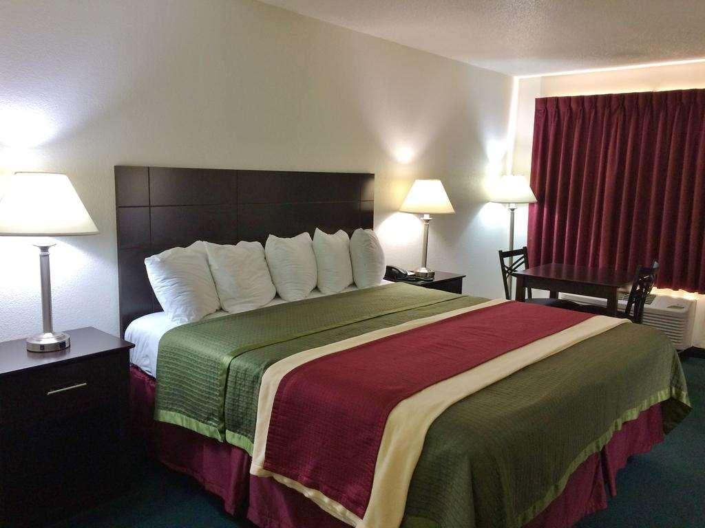 Travel Inn & Suites Atlanta Texas 部屋 写真